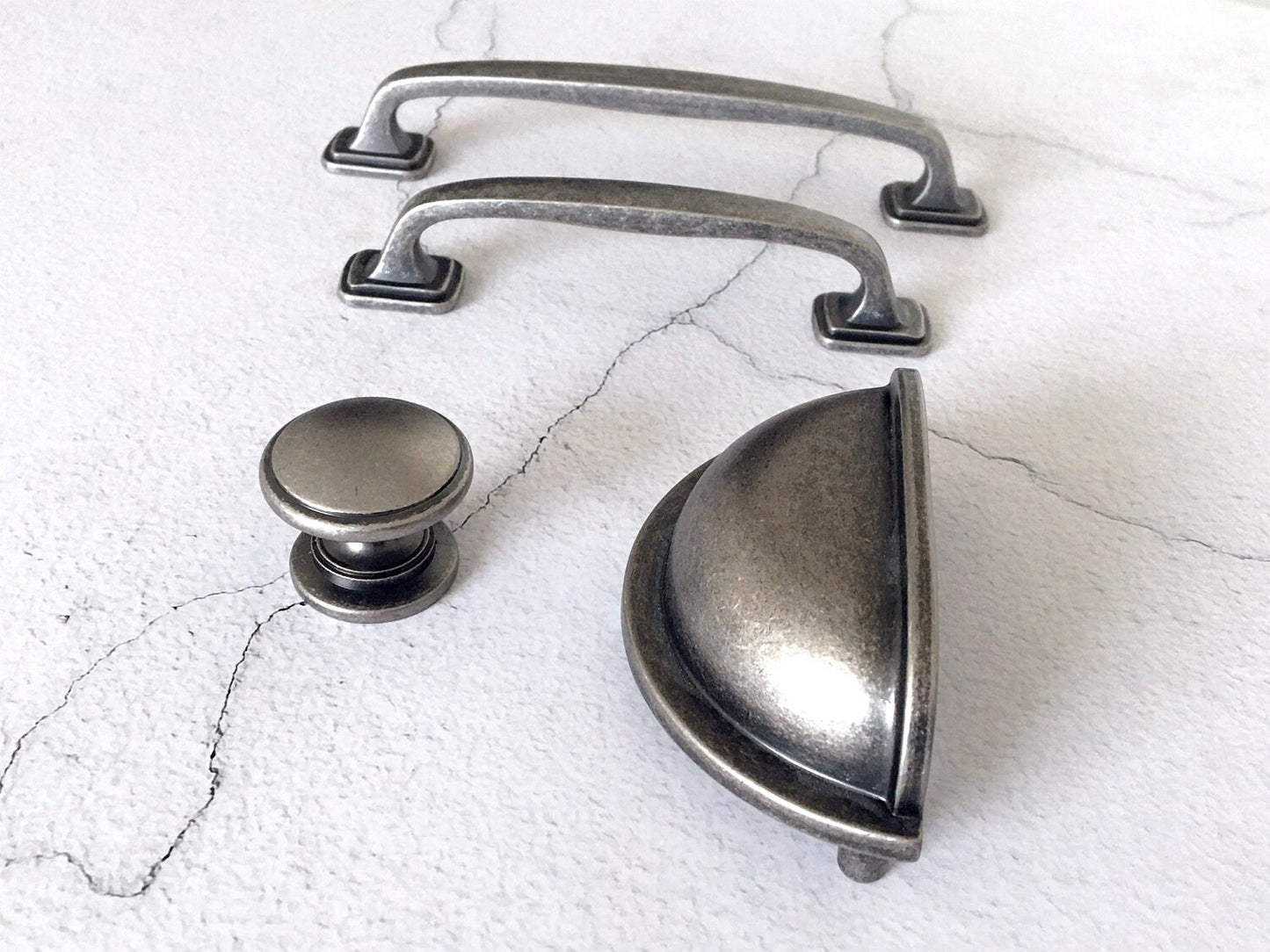 3,5" Cup Pull 4" Centers Antik Zinn Schublade zieht Schrank Griffe