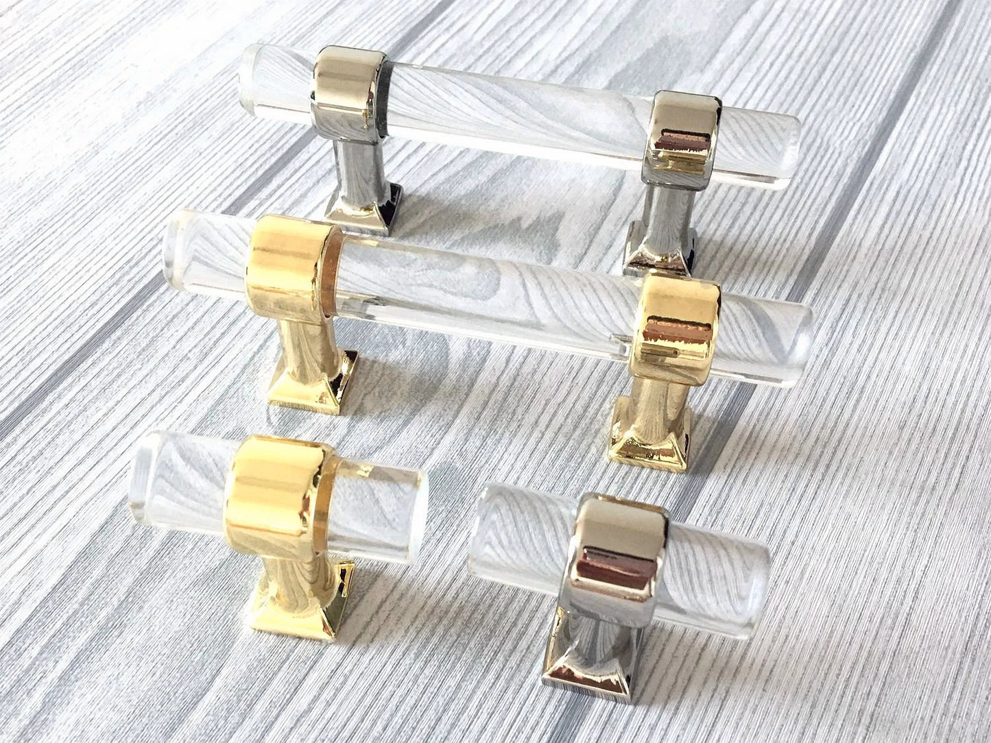 Poignées de tiroir en Lucite, acrylique, laiton doré brossé | Lynns Hardware | Entraxes : 5, 6,35 et 8,35 cm