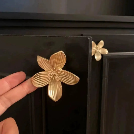 Flower Cabinet Knob, Petal Drawer Pull, Decorative Kitchen Hardware