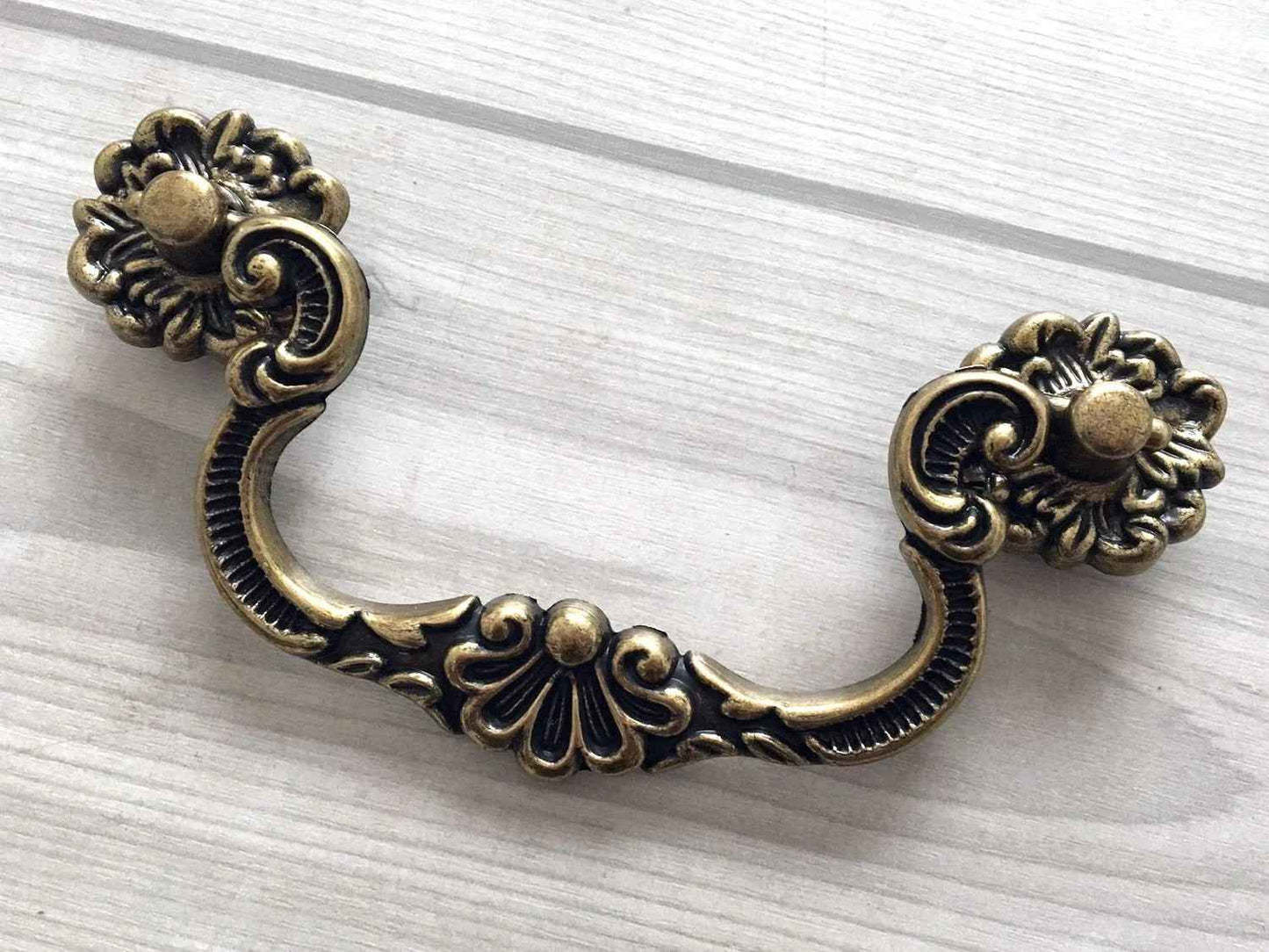 4 Inch Vintage Flower Swing Bail Drawer Pull - Antique Bronze