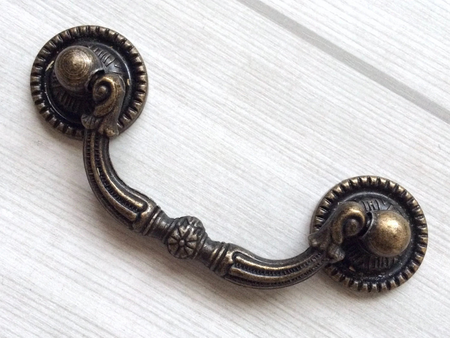 Vintage Look Drawer Pulls 3 inch Centers Antique Bronze Round Knob