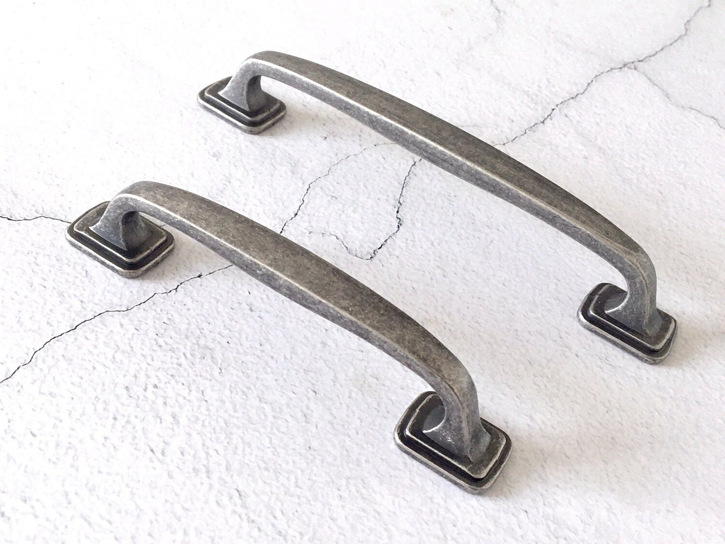 3,5" Cup Pull 4" Centers Antik Zinn Schublade zieht Schrank Griffe