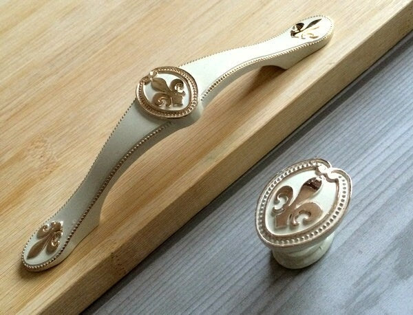 Fleur De Lis Cabinet Pulls and Knobs, 3.75" Centers, Bronze, Creamy White
