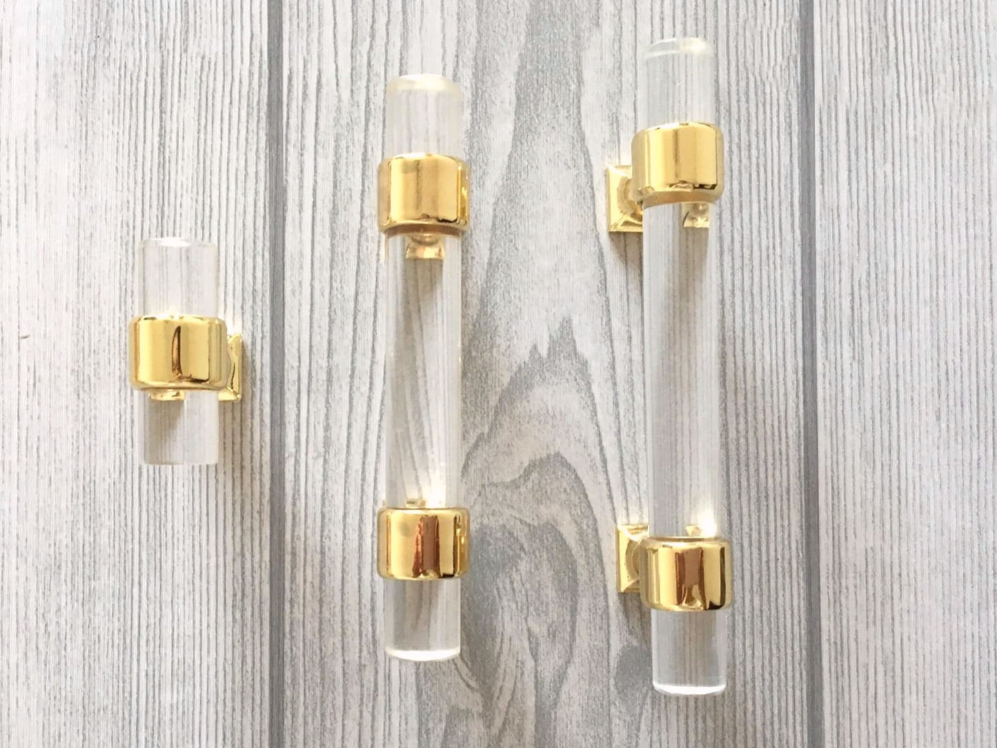 Poignées de tiroir en Lucite, acrylique, laiton doré brossé | Lynns Hardware | Entraxes : 5, 6,35 et 8,35 cm