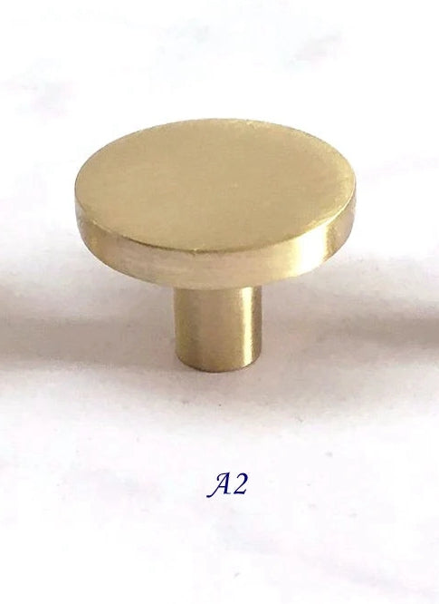 Schrankgriffe, gebürstetes Gold | Lynns Hardware | 3,25" 3,5" 4,25" Mitten