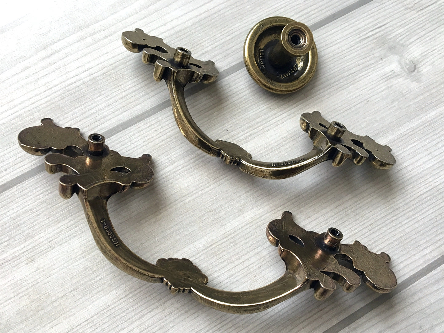 2.5" 3.75" Leafy Drawer Pull Handles, Antique Bronze, French Provincial Hardware 64 96 mm