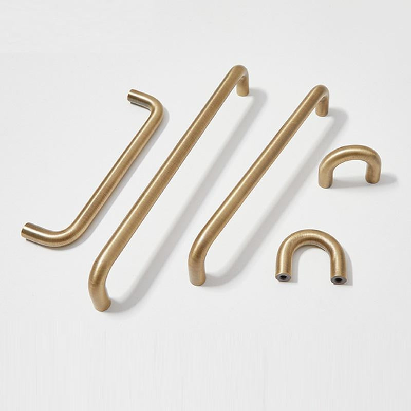 Poignées en laiton et bronze antique pour armoires minimalistes