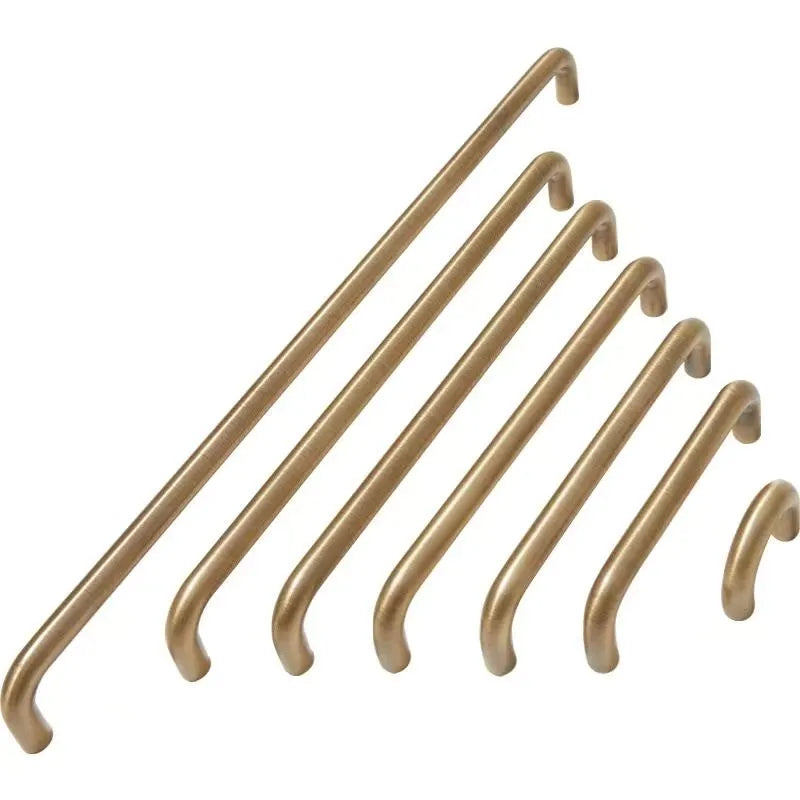 Poignées en laiton et bronze antique pour armoires minimalistes