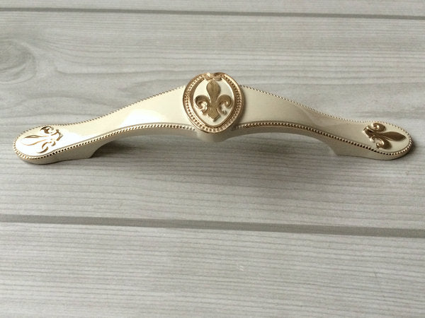 Fleur De Lis Cabinet Pulls and Knobs, 3.75" Centers, Bronze, Creamy White