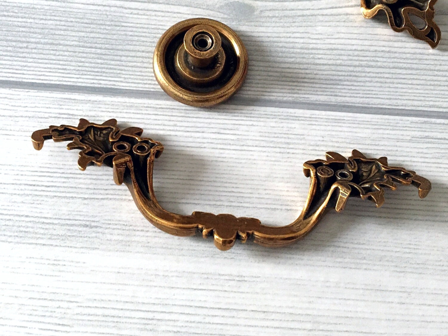 Antique Gold Brass Leafy French Provincial Drawer Pulls, Floral Knobs