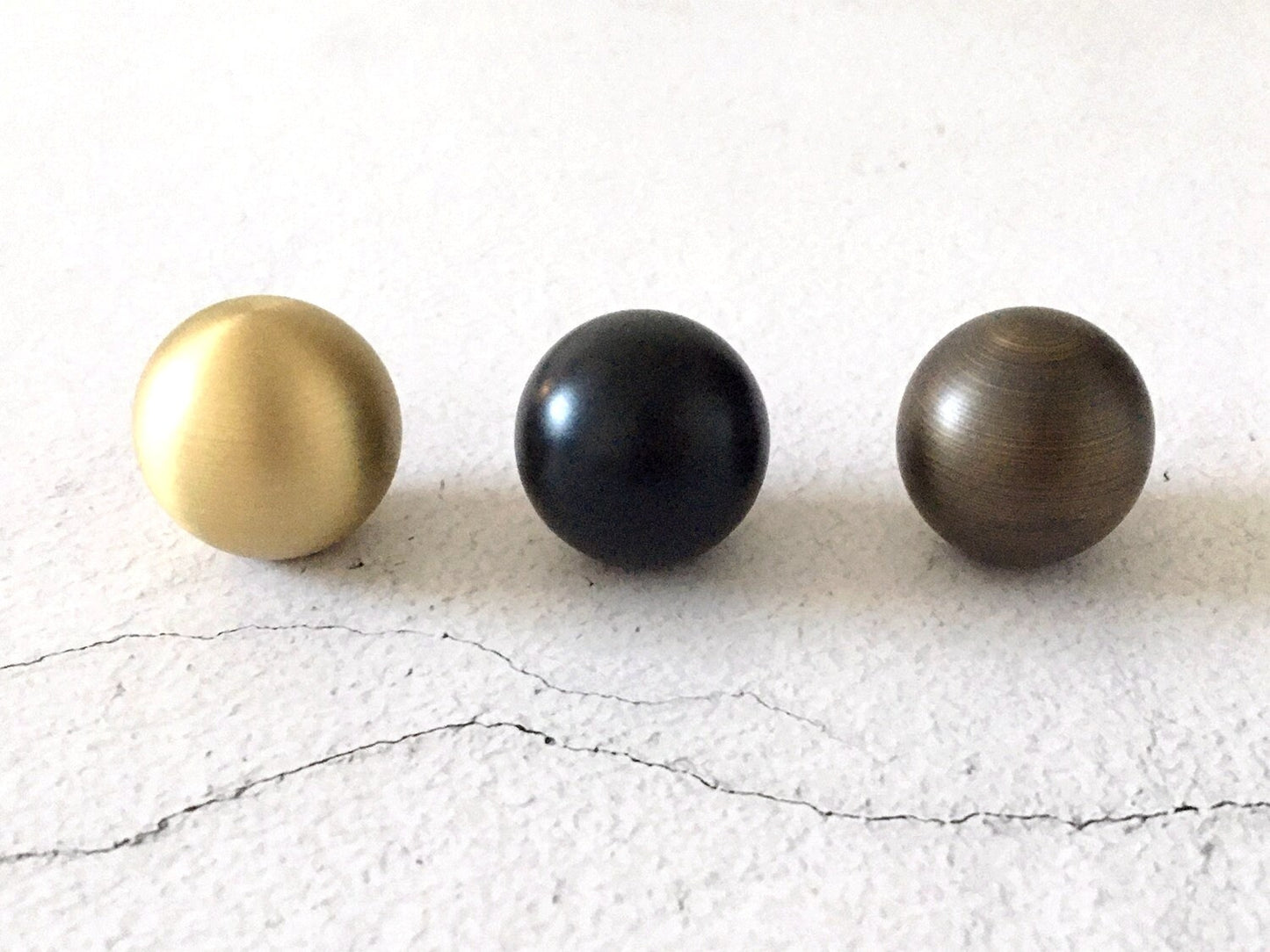 Ball Brass Knobs in Black and Coffee Bronze
