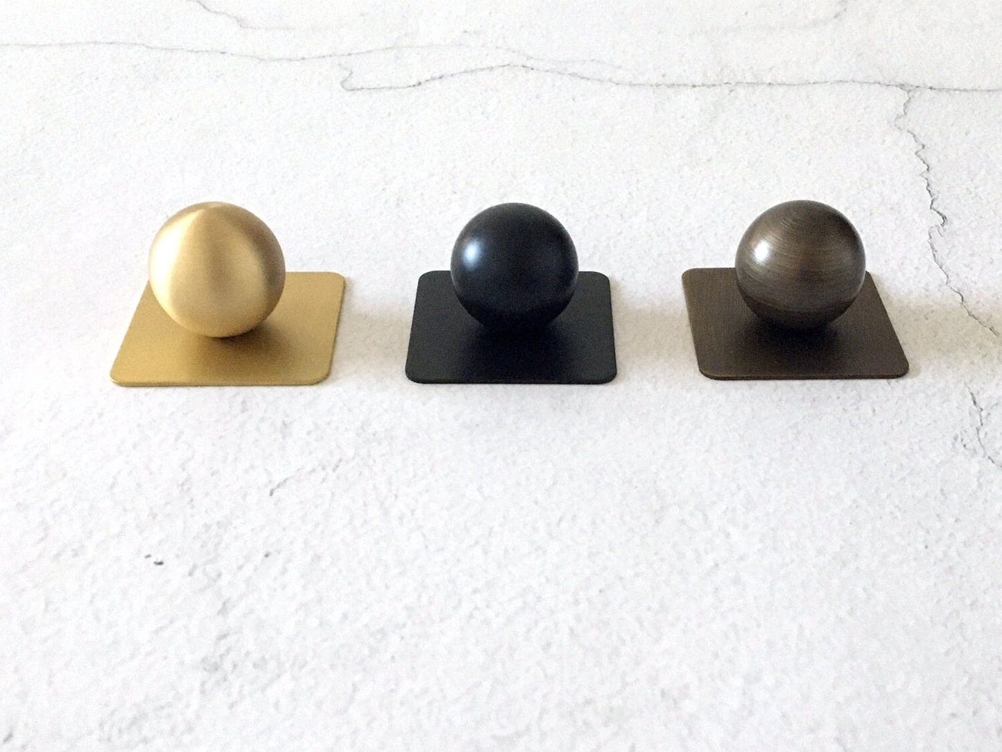 Ball Brass Knobs with backplate in Black and Coffee Bronze