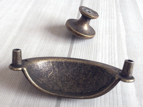 2-3/4" Antique Brass Cup Drawer Pull Cabinet Knob 2.75 Inch 70 mm Centers