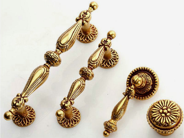 2.5" 3.75" Antique Gold Brass Cabinet Pulls, French Provincial Vintage, 64 96 mm Centers