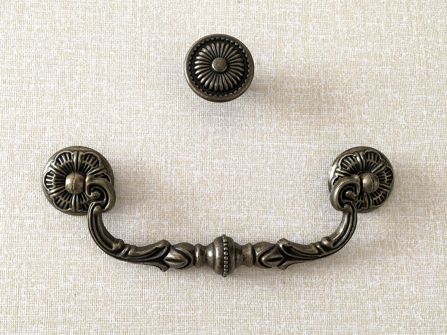 5.25“ Vintage Style Swing Bail Drawer Pull, Round Knob, Antique Bronze