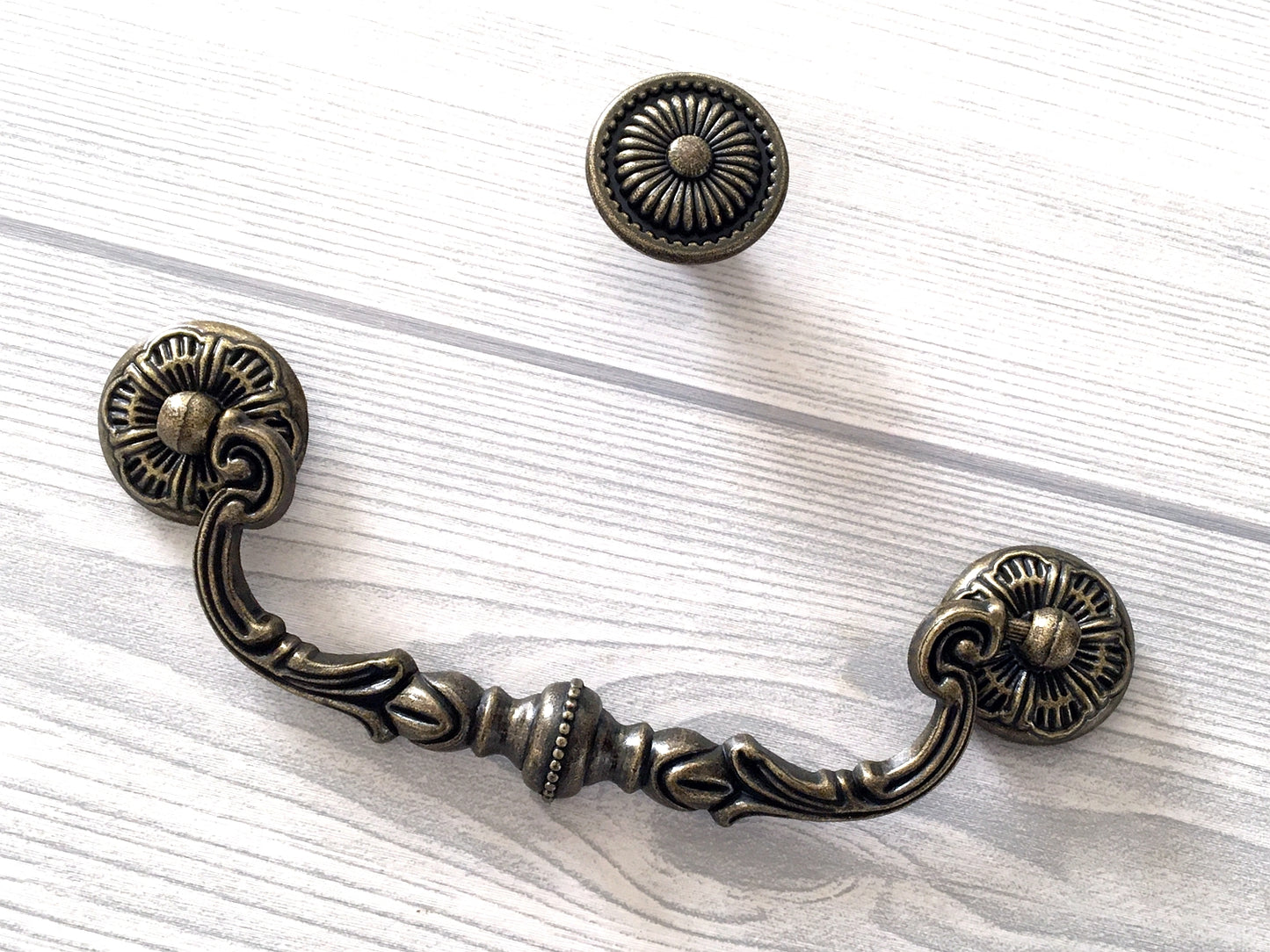 5.25“ Vintage Style Swing Bail Drawer Pull, Round Knob, Antique Bronze