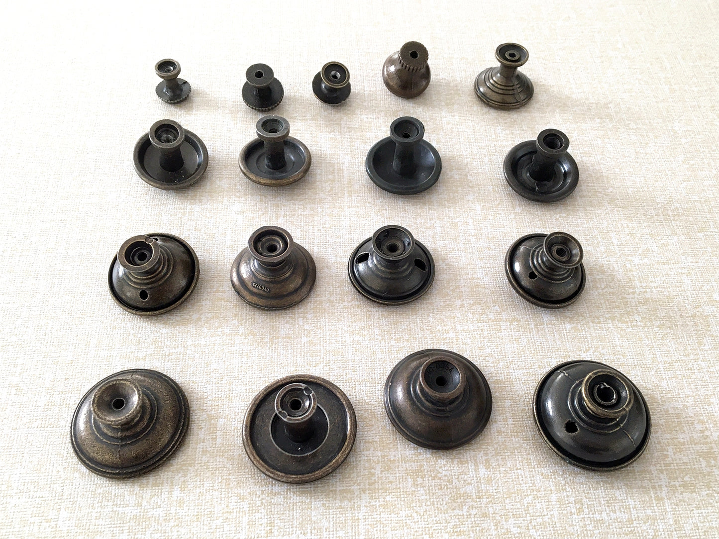 Vintage Look Drawer Knob, Cabinet Pulls Hardware, Antique Bronze