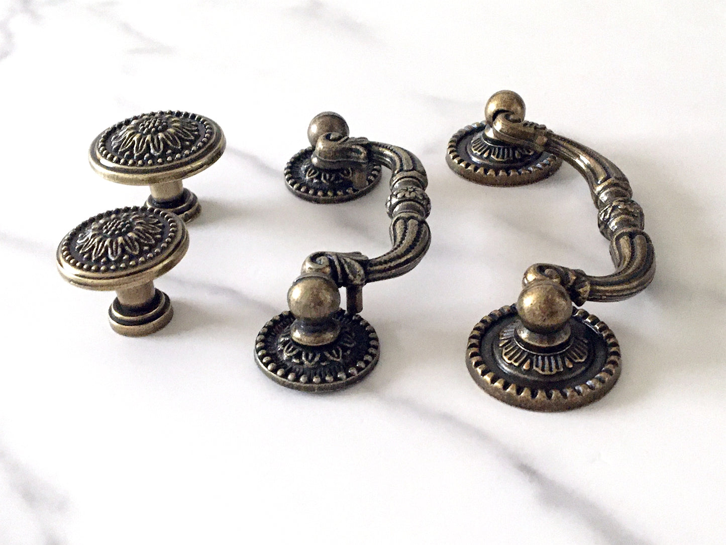 4 Zoll Schublade zieht Drop Griff Antik Bronze Vintage Stil Lynns Hardware