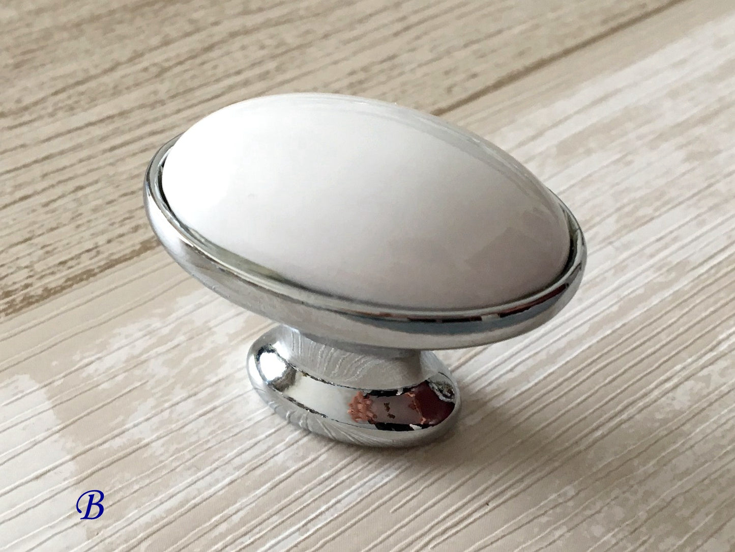 Oval Ceramic Knob in Silver and White by Lynns Hardware