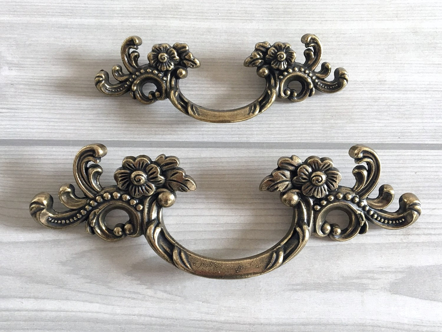 French Provincial Floral Leafy Knobs & Drawer Pulls, Antique Bronze, 1.75" 2.5" C-C