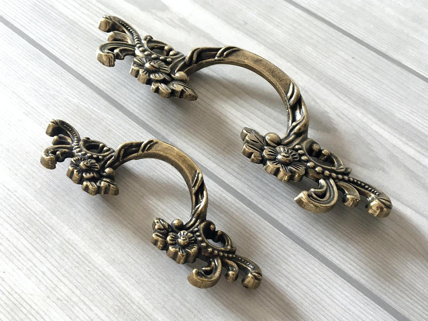 French Provincial Floral Leafy Knobs & Drawer Pulls, Antique Bronze, 1.75" 2.5" C-C