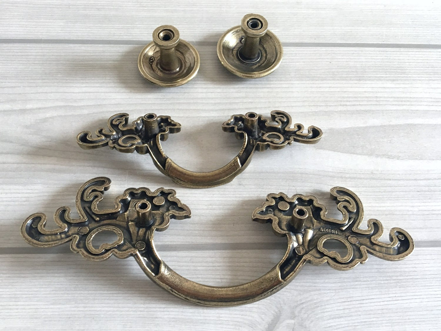 French Provincial Floral Leafy Knobs & Drawer Pulls, Antique Bronze, 1.75" 2.5" C-C