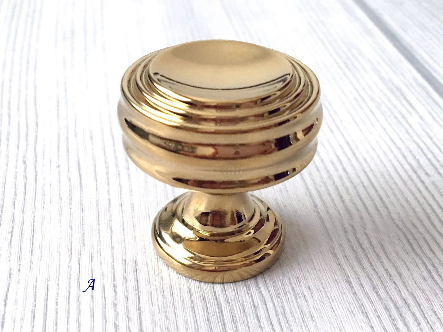 Schrankgriffe und Schubladengriffe aus poliertem Goldmessing | Lynns Hardware
