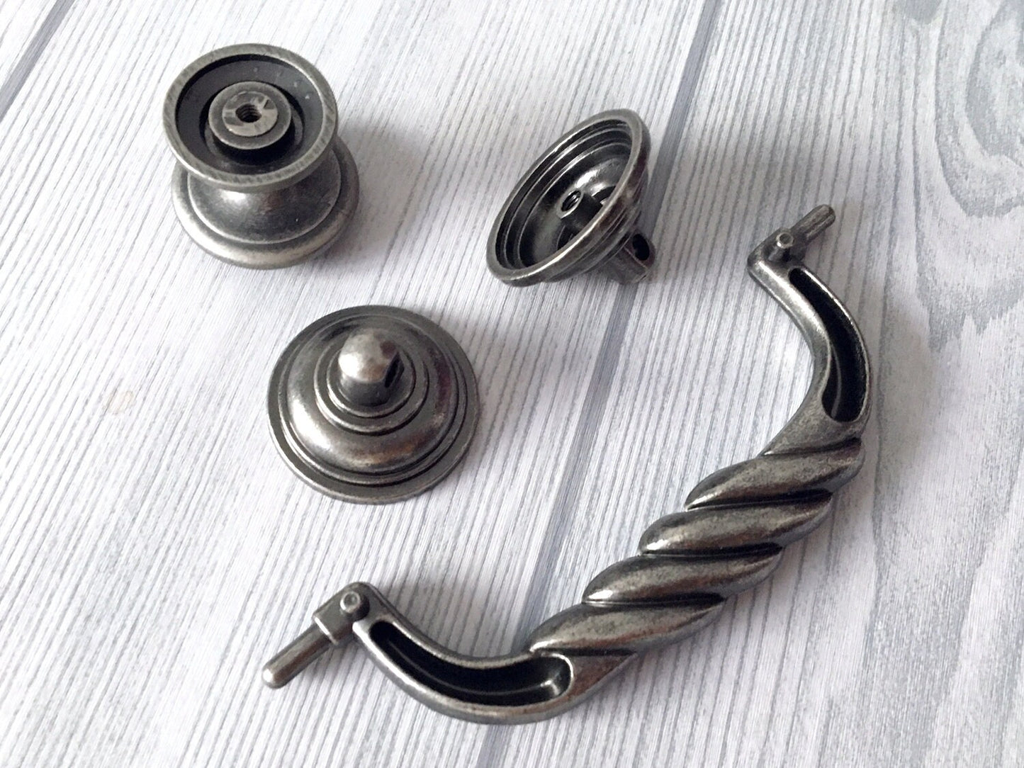 4 1/2" Schubladengriffe Antik Schwarz Silber Zinn Tropfengriff Bail Kommode Pulls Rustikale Schrankgriffe Griff Lynns Hardware 114 mm 4,5"