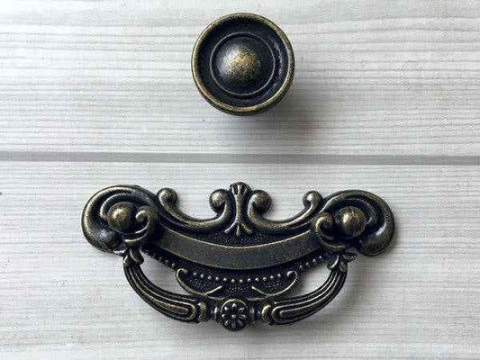 2-1/2" Centers Victorian Swing Bail Drawer Pull - 2.5" 64 mm