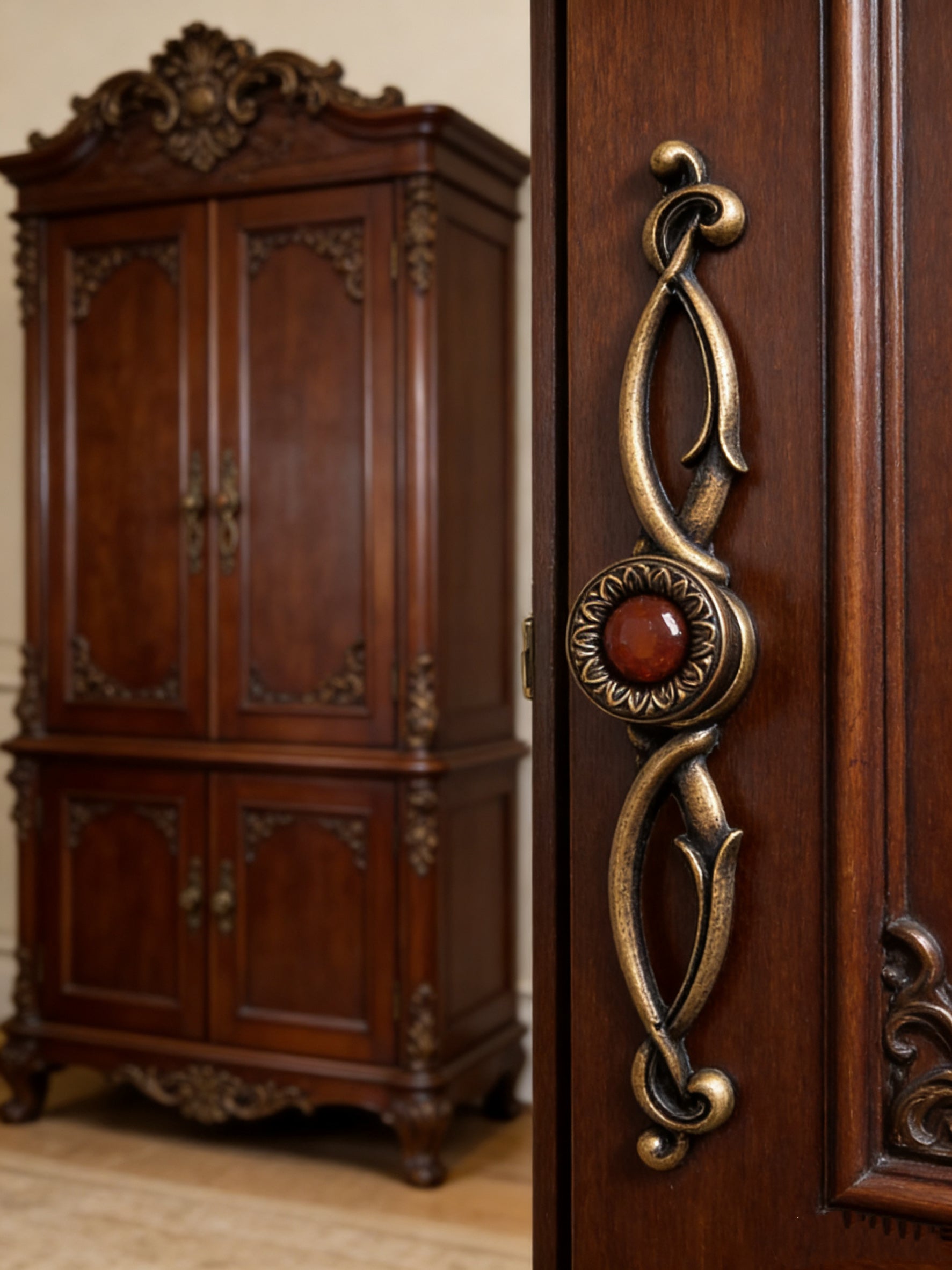 Vintage Resin Gem & Antique Brass Cabinet Pull Knobs - LynnsHardware