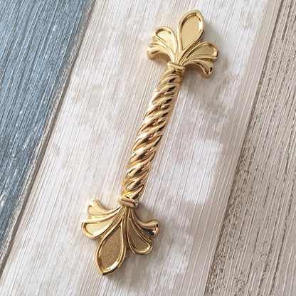 2.5" 64 mm Fleur De Lis Cabinet Pull, Vintage Style Drawer Handle