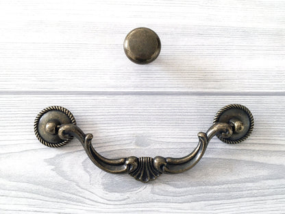 5.5“ Vintage Style Bail Drawer Pulls Drop Handle, Round Knob, Antique Bronze