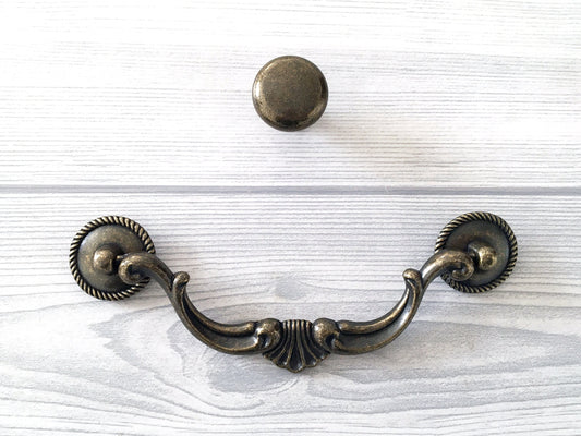 5.5“ Vintage Style Bail Drawer Pulls Drop Handle, Round Knob, Antique Bronze