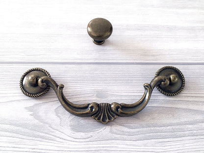 5.5“ Vintage Style Bail Drawer Pulls Drop Handle, Round Knob, Antique Bronze