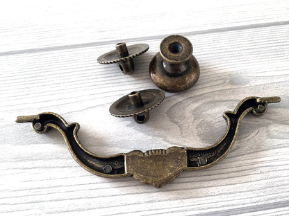 5.5“ Vintage Style Bail Drawer Pulls Drop Handle, Round Knob, Antique Bronze