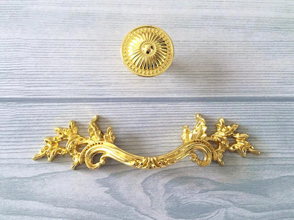 2.5" 3.75" Ornate Polished Gold Leafy Drawer Pull - French Provincial