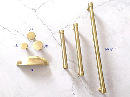Schrankgriffe, gebürstetes Gold | Lynns Hardware | 3,25" 3,5" 4,25" Mitten