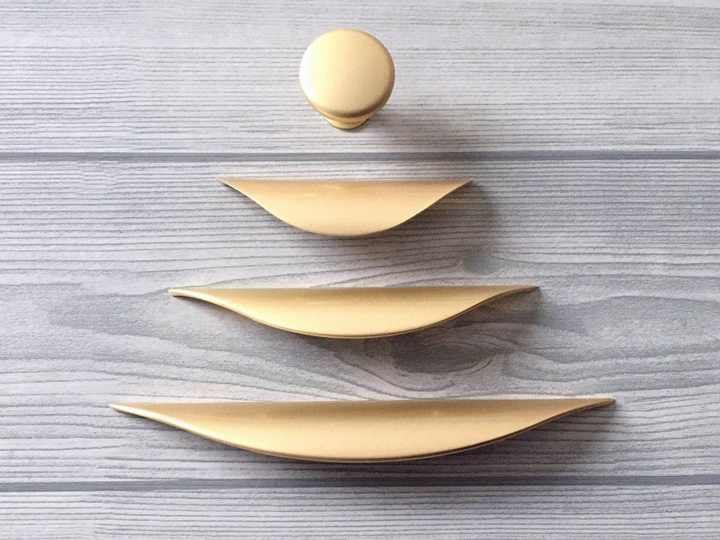Gold Finger Drawer Pull - Modern Kitchen Hardware 32 64 96 mm - LynnsHardware