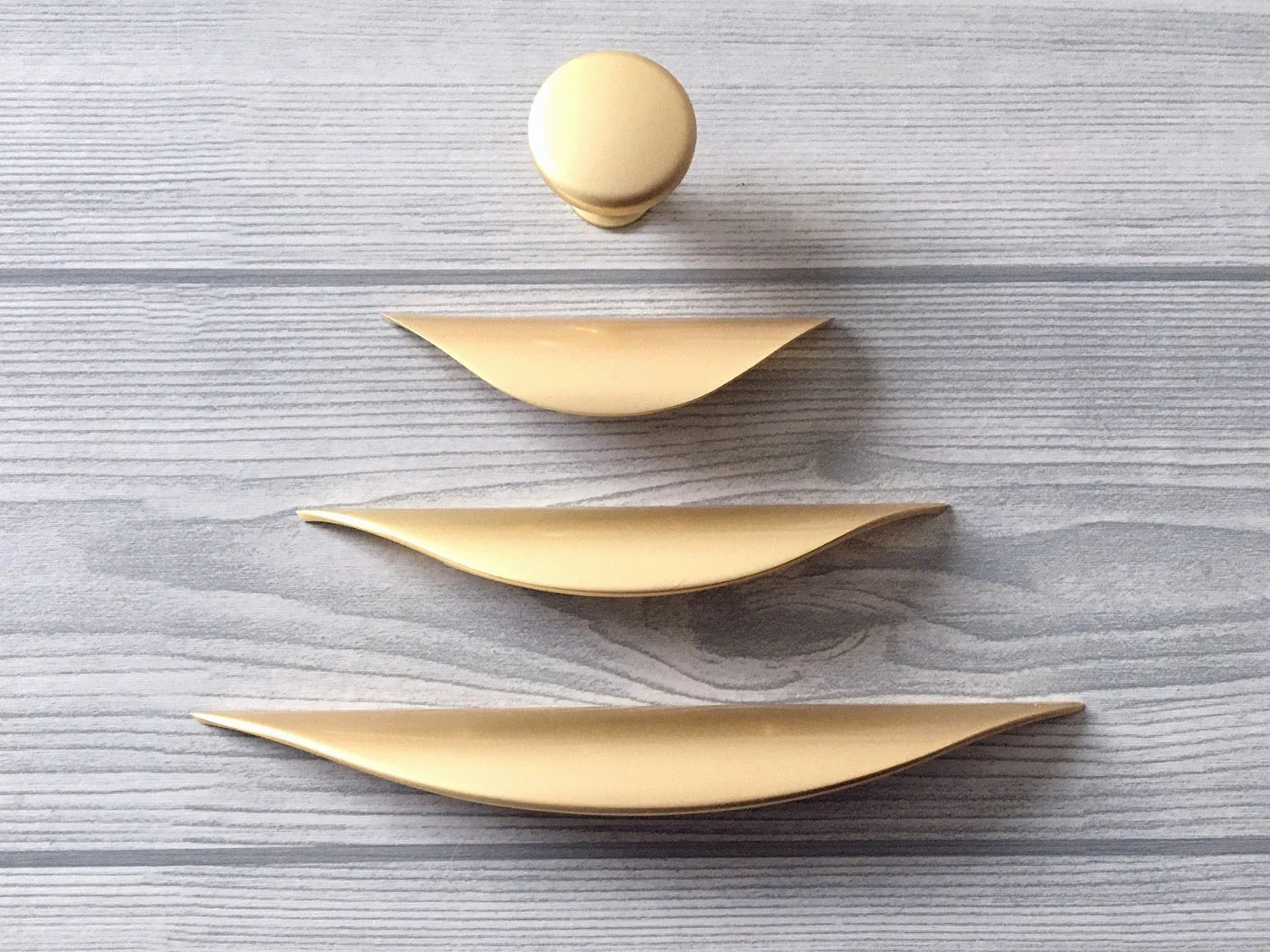 Gold Finger Drawer Pull - Modern Kitchen Hardware 32 64 96 mm - LynnsHardware