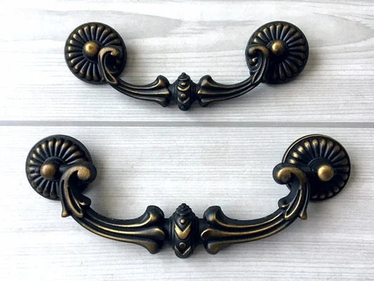 3.75“ 5" Georgian Swing Bail Drawer Pull - Antique Gold Brass