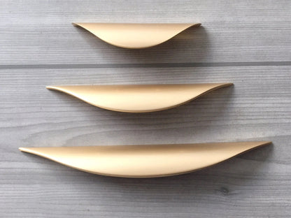 Gold Finger Drawer Pull - Modern Kitchen Hardware 32 64 96 mm - LynnsHardware