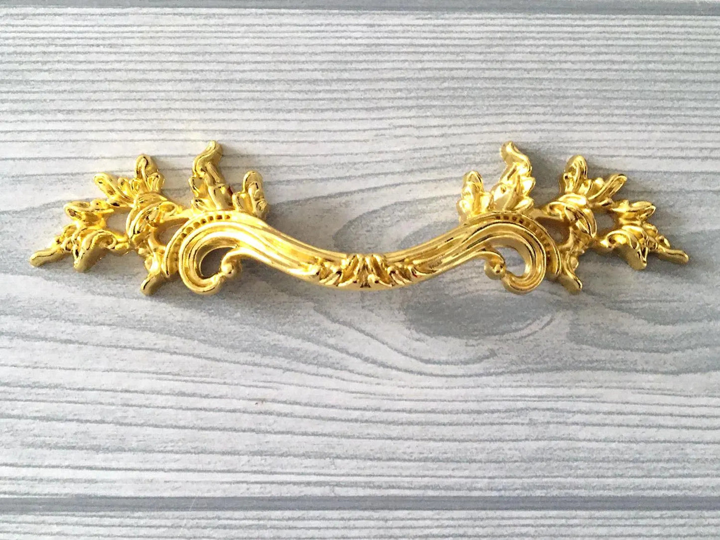 2.5" 3.75" Ornate Polished Gold Leafy Drawer Pull - French Provincial