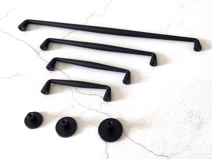 Schwarze Schrankgriffe Schubladengriffe 96 128 192 320 mm | Lynns Hardware