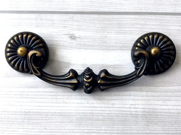 3.75“ 5" Georgian Swing Bail Drawer Pull - Antique Gold Brass
