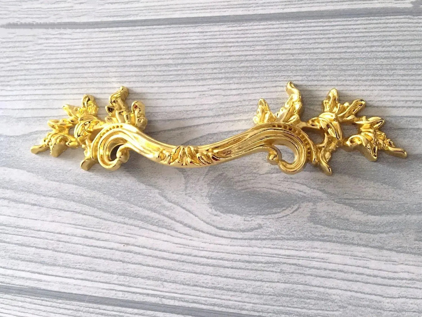 2.5" 3.75" Ornate Polished Gold Leafy Drawer Pull - French Provincial
