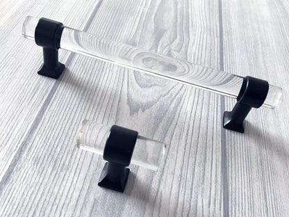 Poignées de tiroir en Lucite, acrylique, laiton doré brossé | Lynns Hardware | Entraxes : 5, 6,35 et 8,35 cm