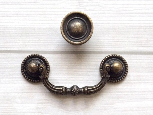 Vintage Look Drawer Pulls 3 inch Centers Antique Bronze Round Knob