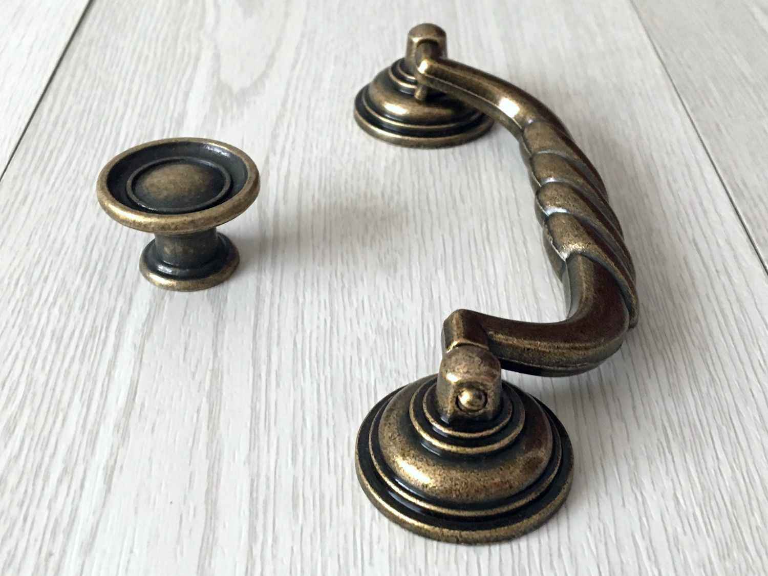 4-1/2" Bail Drawer Pull Handle & Knob, Vintage Style, Antique Bronze