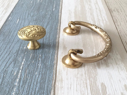 2.75" to 3" Centers Brass Drop Bail Drawer Pull with matching knob, Vintage Style, Antique Bronze Black