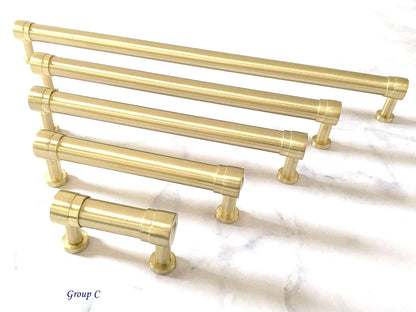 Schrankgriffe, gebürstetes Gold | Lynns Hardware | 3,25" 3,5" 4,25" Mitten